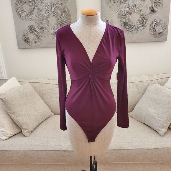 Bar III Twisted Front Thong Bodysuit size Medium in Black Currant. - NEW - Picture 3 of 12